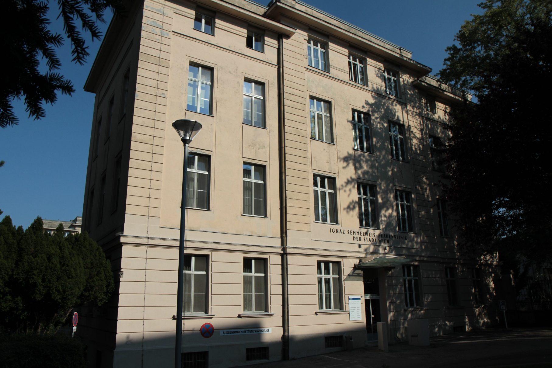 Ignaz%20Semmelweis%20Frauenklinik%2C%20Vienna%20-%2003.JPG